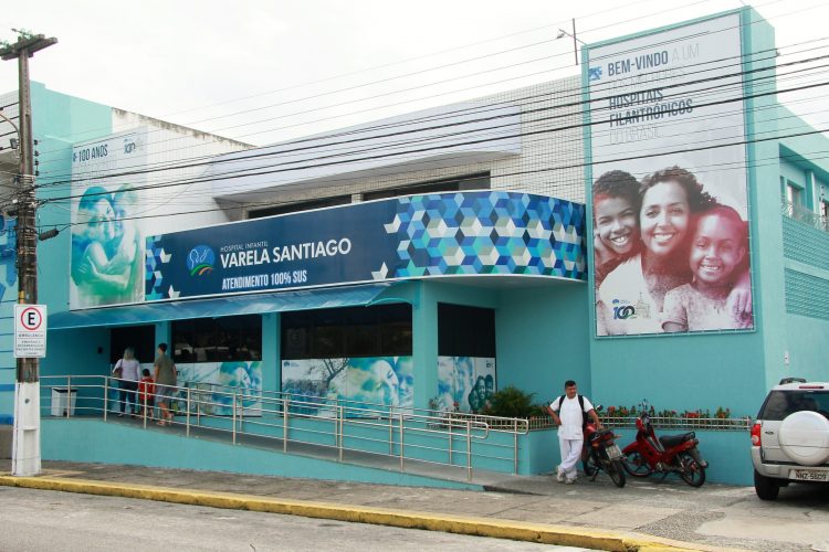 Resultado de imagem para Hospital Infantil Varela Santiago, Dr. Paulo Xavier, anunciou nesta quarta-feira (26) a suspensÃ£o de 180 cirurgias de crianÃ§as de todo o estado por falta de recursos
