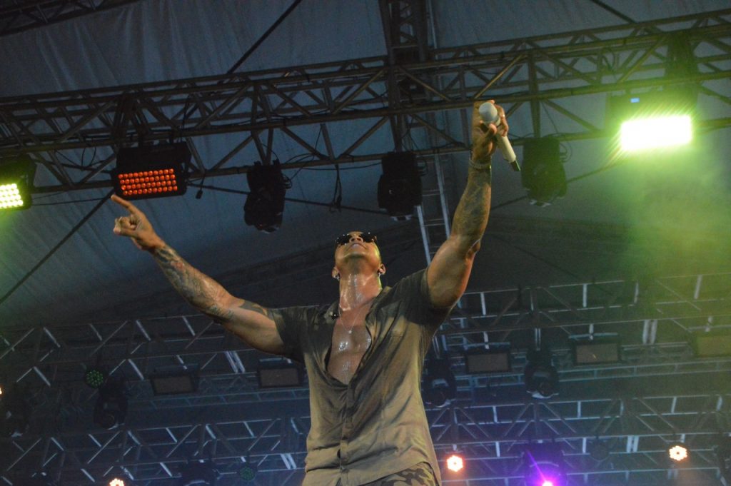 FOTOS: Veja imagens do show de Léo Santana no Natal em Natal - Agora RN