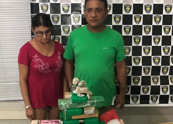 Casal é preso portando drogas, arma e munições no bairro Abolição, em Mossoró