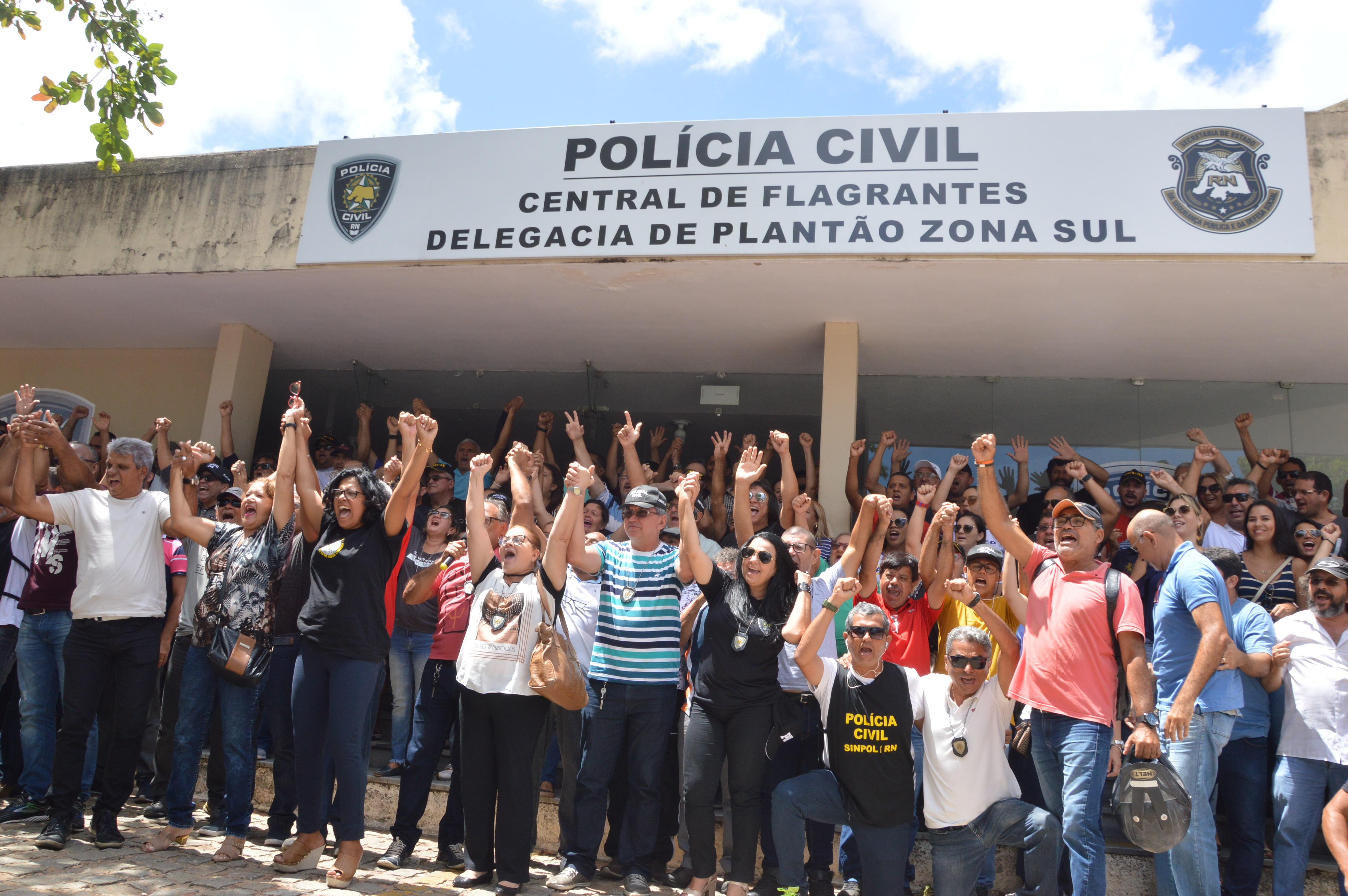 Policiais civis rejeitam proposta e decidem continuar paralisação - Agora RN