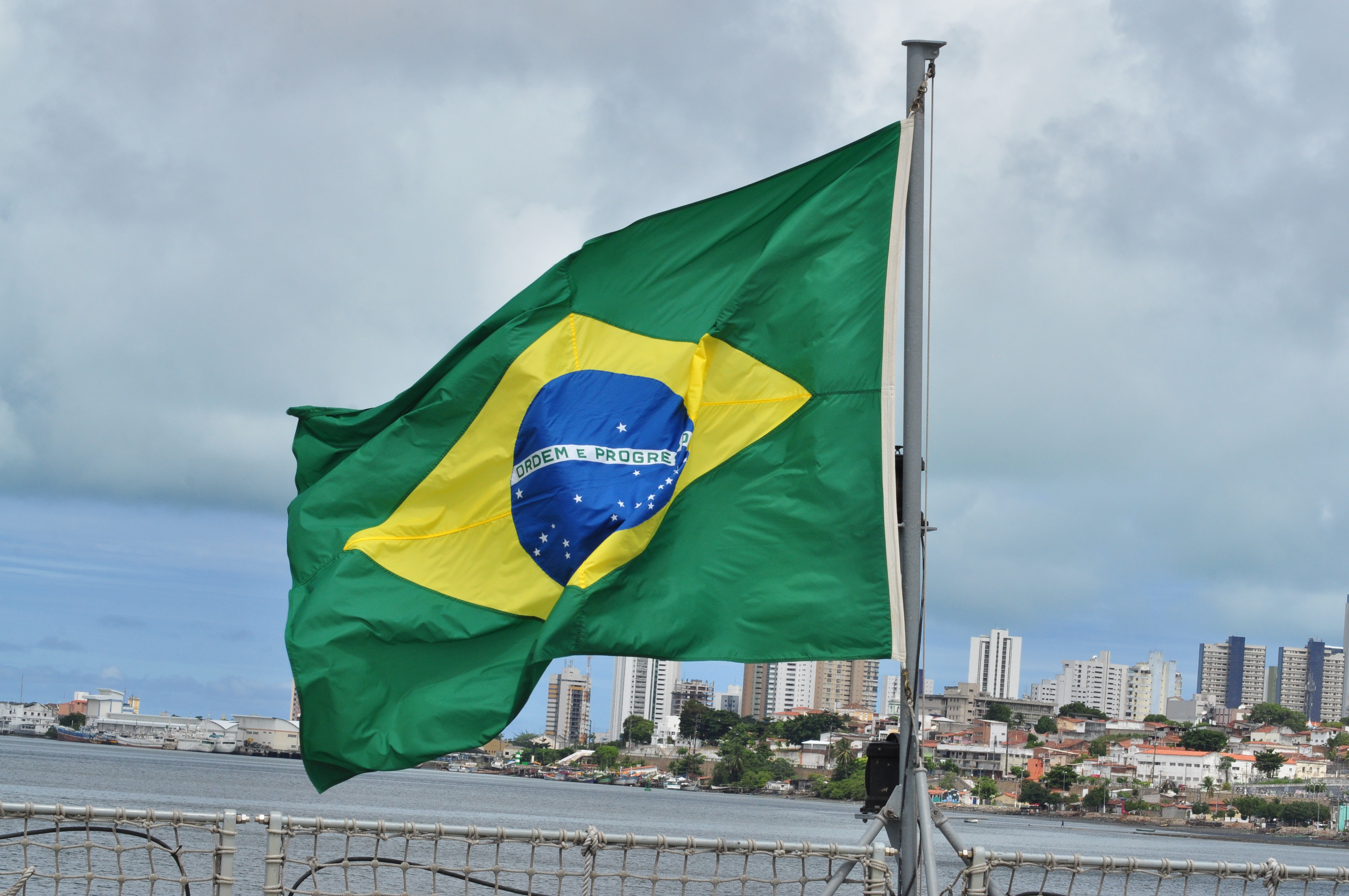 Não é segredo que a pregação pelo armamento do povo não é gratuita - Agora RN
