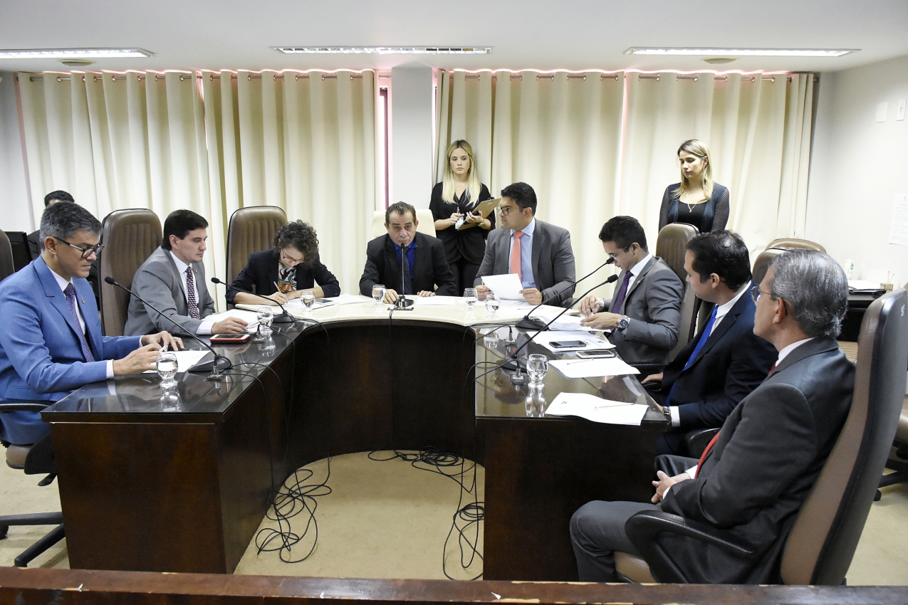 Deputados analisam reajuste salarial para os professores do Rio Grande do Norte - Agora RN