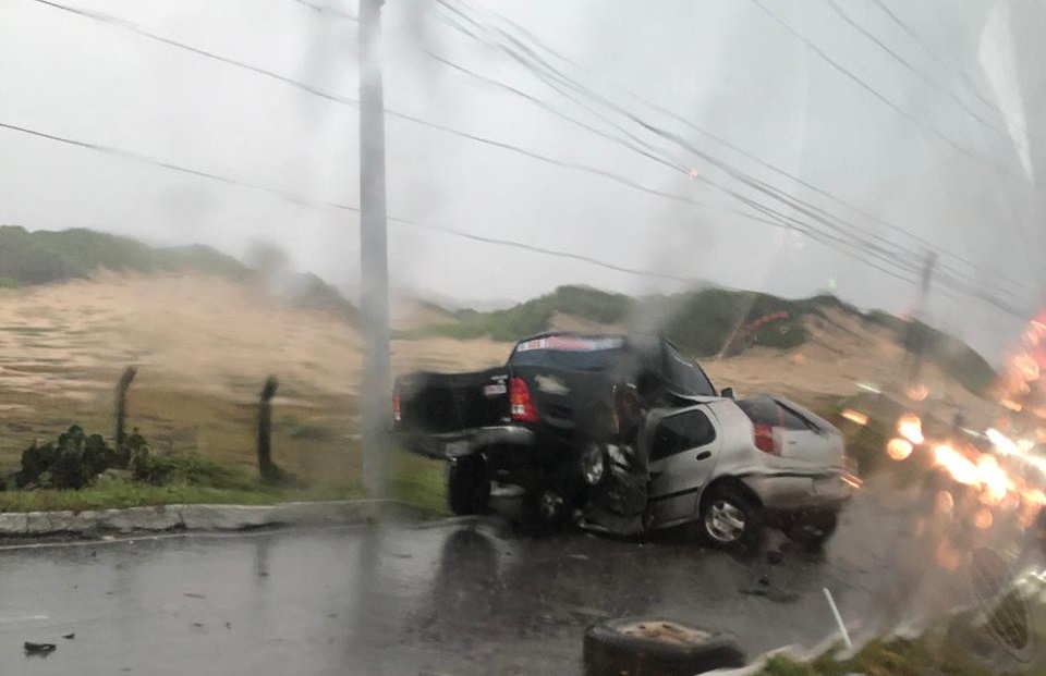 Em manhã chuvosa, motorista sofre acidente na Via Costeira e morre - Agora RN