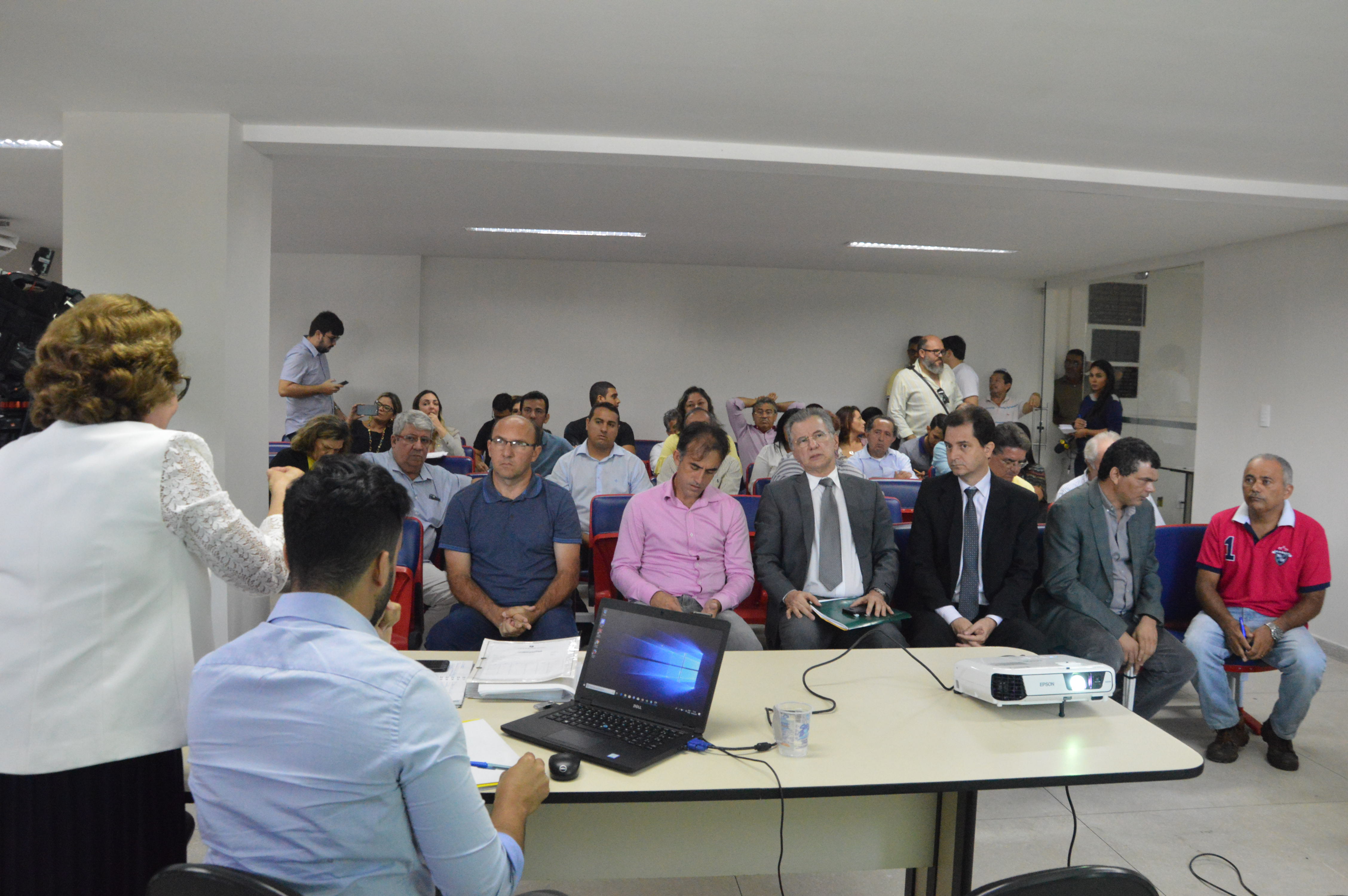 Votação do aumento das passagens é suspenso por falta de quórum - Agora RN