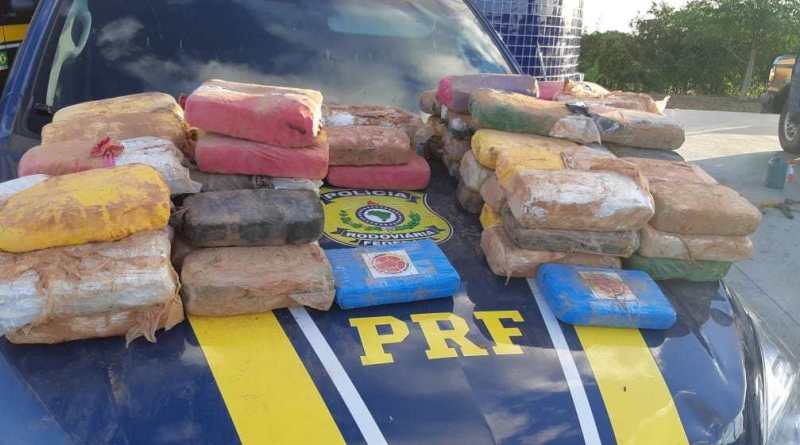PRF apreende 41 Kg de maconha e 2 Kg de cocaína em fundo falso de caminhão - Agora RN