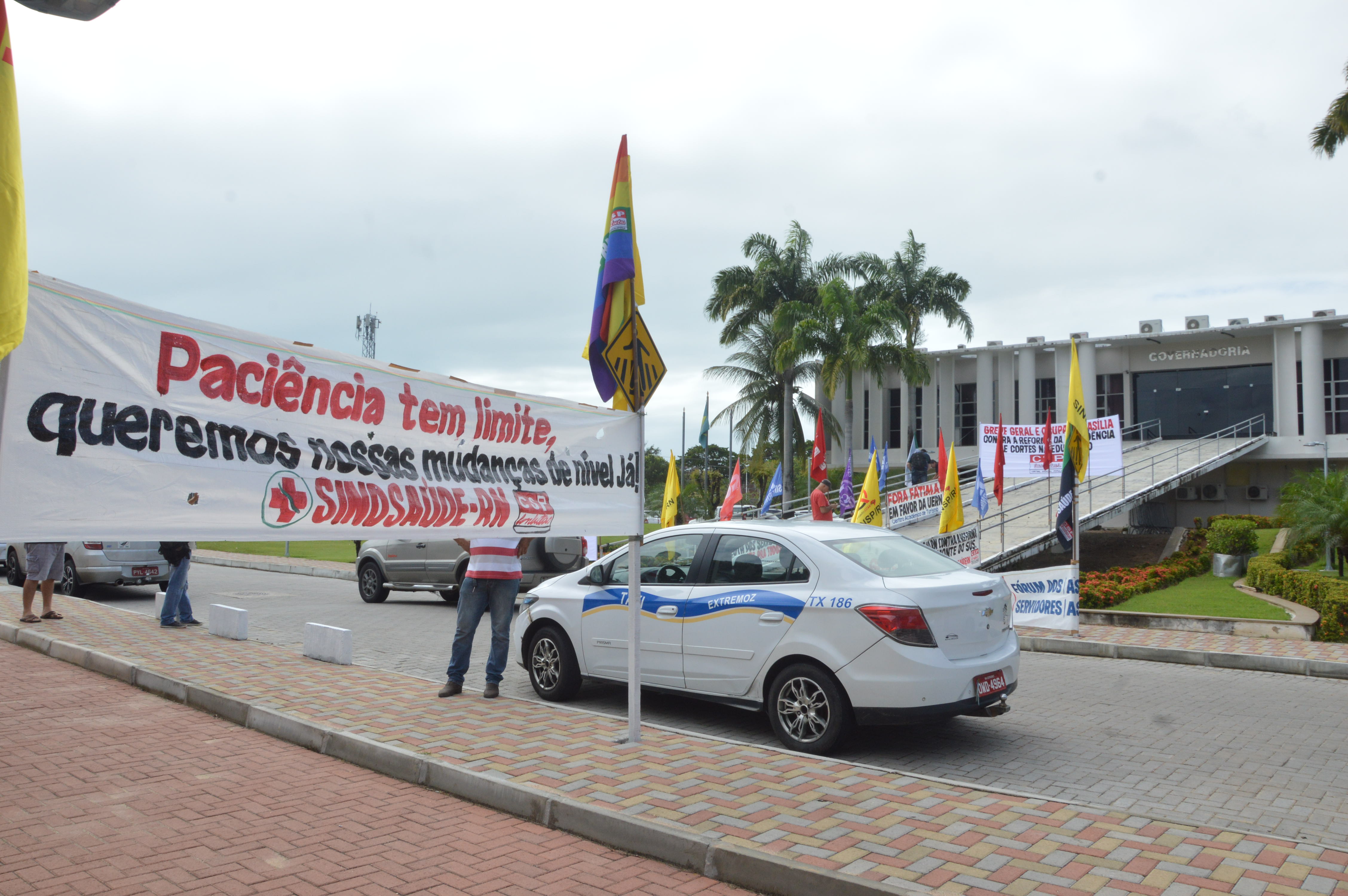 Servidores públicos do Estado param atividades e fazem ato nesta terça - Agora RN