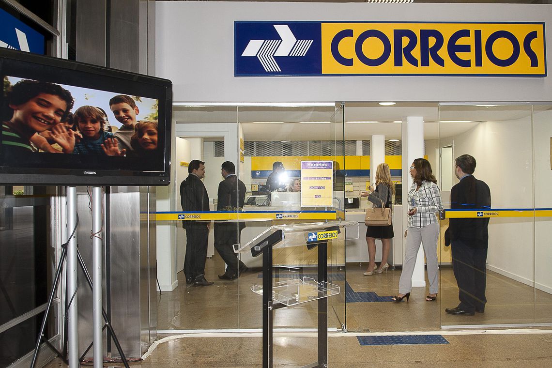 Correios mantém operações após trabalhadores entrarem em greve - Agora RN