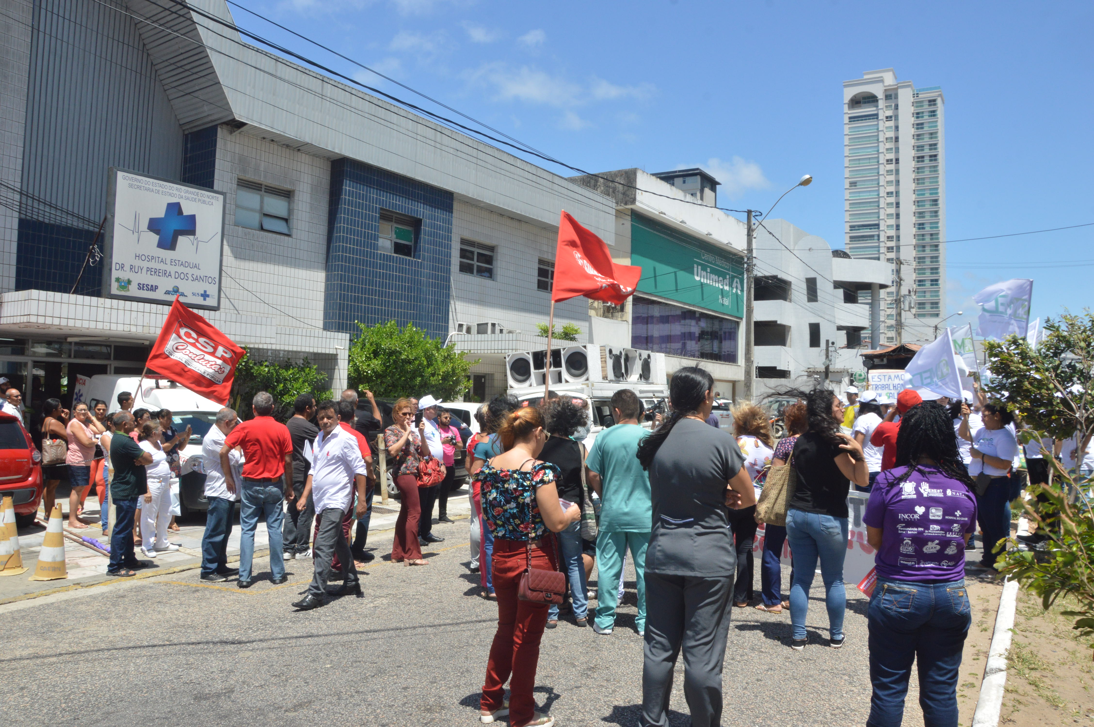 Sindsaúde faz protesto contra fechamento do Hospital Ruy Pereira - Agora RN