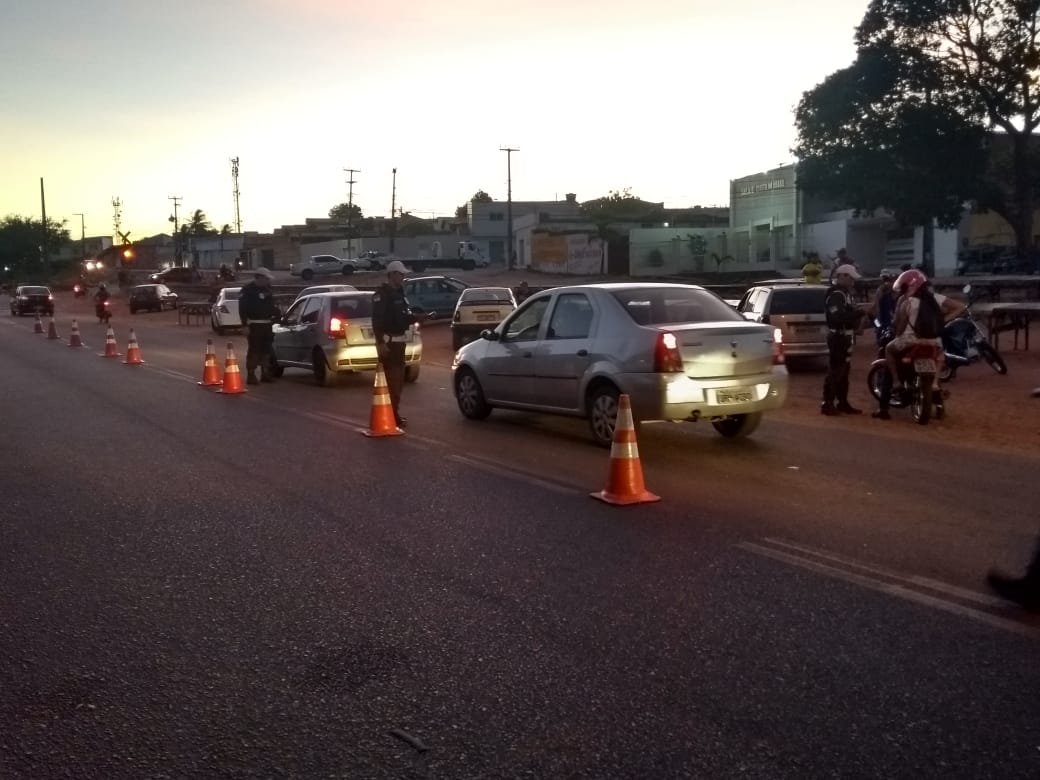 PM reboca 14 veículos e autua 7 por embriaguez na zona Oeste de Natal - Agora RN