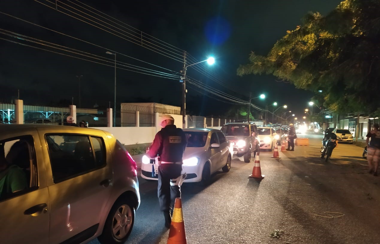 Operação lei seca autua 58 condutores na zona leste de natal | notícias do rio grande do norte Operação Lei Seca autua 58 condutores na Zona Leste de Natal - Agora RN