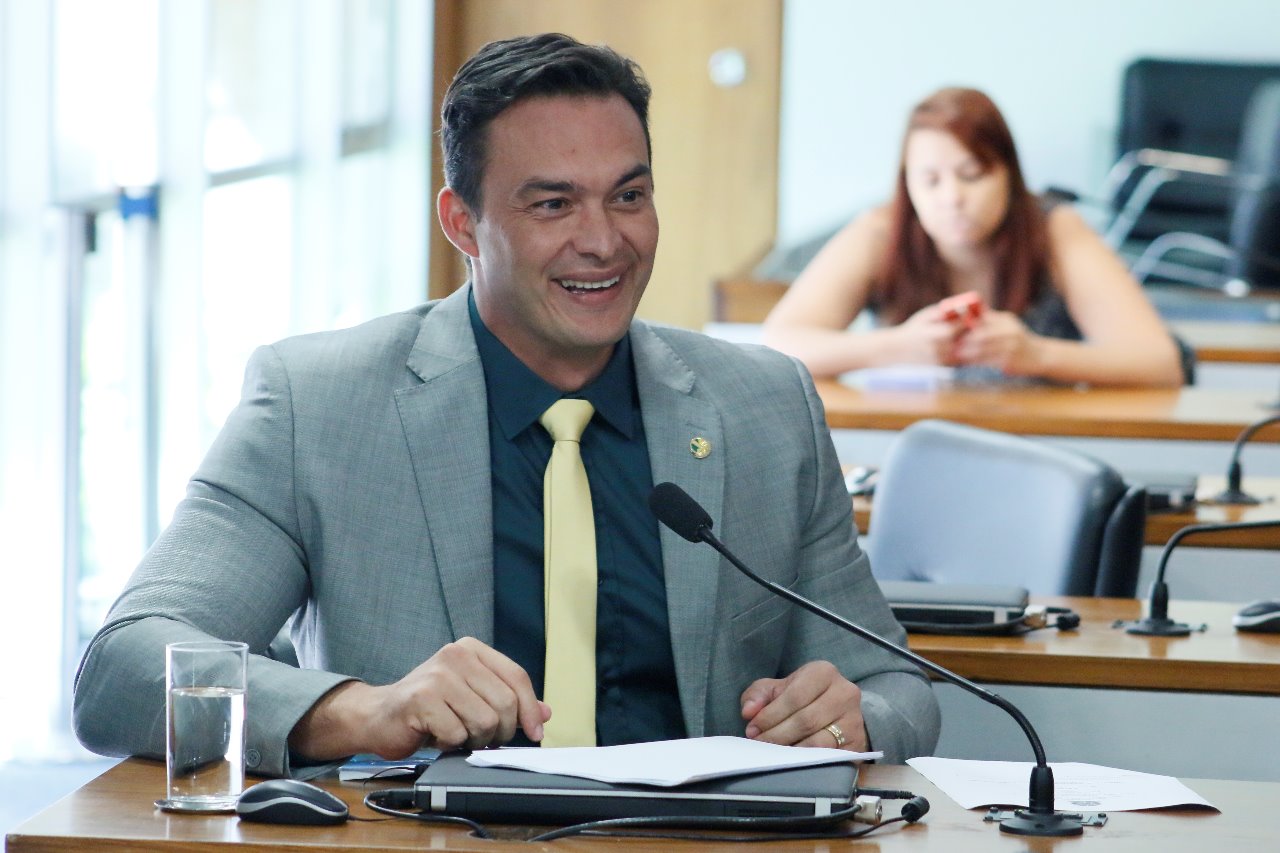 Relatório de styvenson que assegura passaporte grátis para estudantes carentes é aprovado | notícias do rio grande do norte Relatório de Styvenson que assegura passaporte grátis para estudantes carentes é aprovado - Agora RN