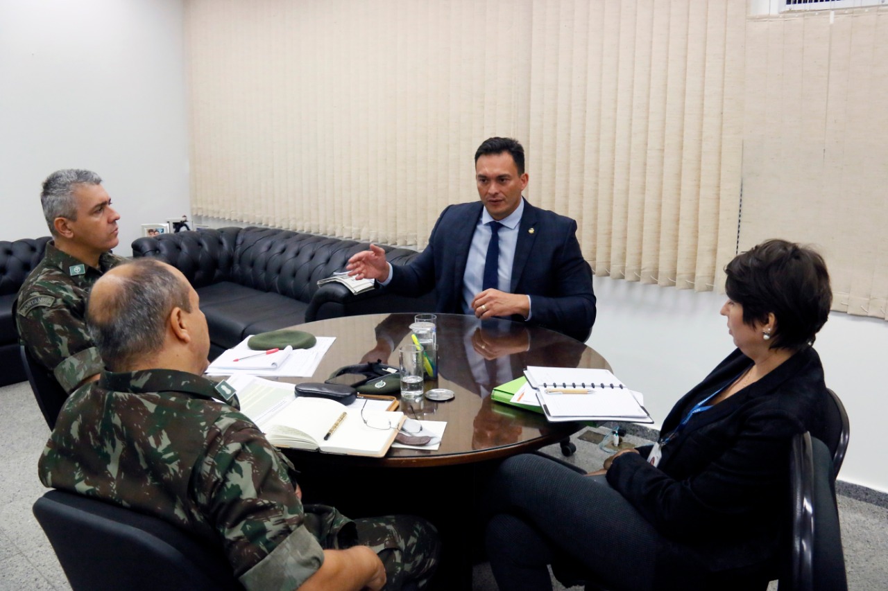 Styvenson se reúne com o Exército para construir poços de água no RN - Agora RN