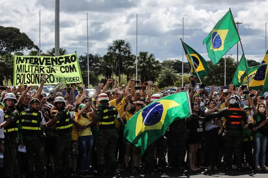 Militares reprovam participação de Bolsonaro em ato antidemocrático - Agora RN