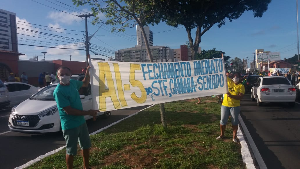Natal tem buzinaço a favor de Bolsonaro e pela reabertura do comércio; VEJA VÍDEO - Agora RN