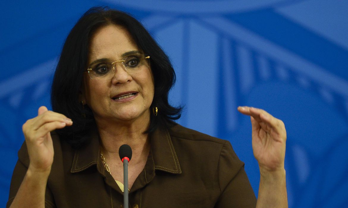 Senadora e ex-ministra Damares Alves anuncia que está com câncer - Agora RN