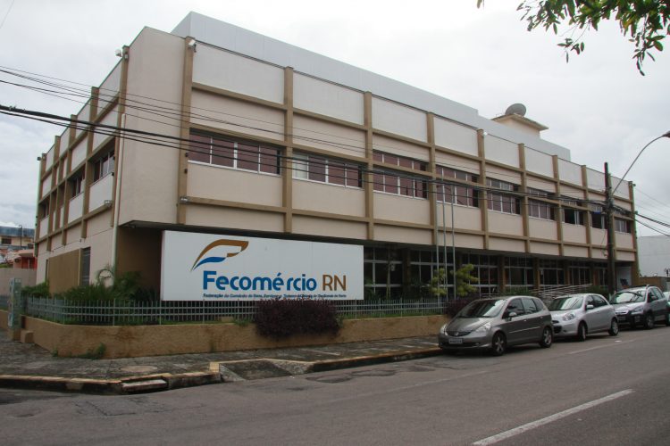 Fecomércio disponibiliza atendimento para tirar dúvidas sobre retomada da economia