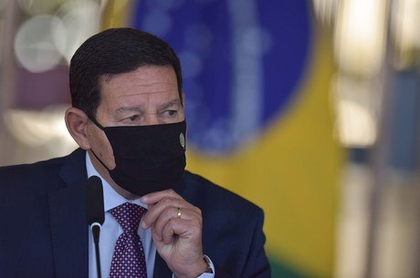 Bolsonaro chega "extremamente competitivo" em 2022, diz Mourão - Agora RN