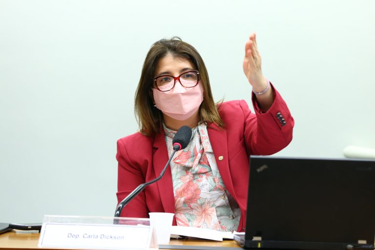 Uso precoce de cloroquina e ivermectina opõe médicos e pesquisadores - Agora RN