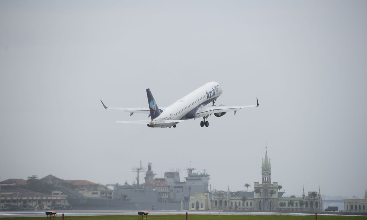 Aéreas baixam preços; pela 1ª vez, maioria paga menos de R$ 300 para voar - Agora RN