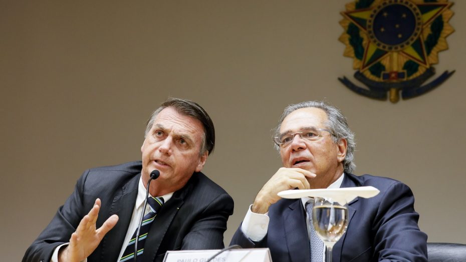 Bolsonaro dá três dias para Guedes modificar proposta do Renda Brasil - Agora RN