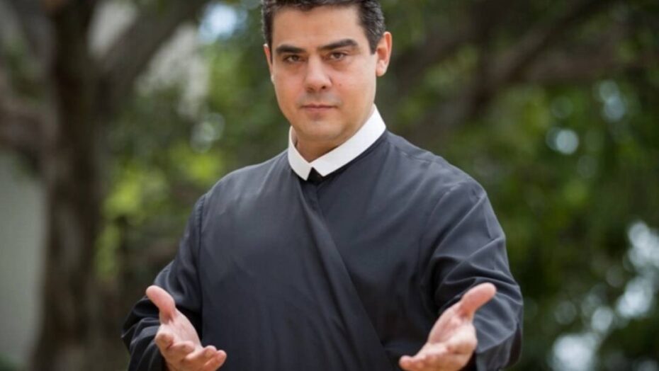 Associação religiosa presidida por padre Robson fez saques de mais de R$ 100 milhões, diz promotor - Agora RN