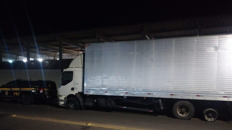 PRF/RN apreende carga de 25 mil maços de cigarros contrabandeados; VEJA VÍDEO