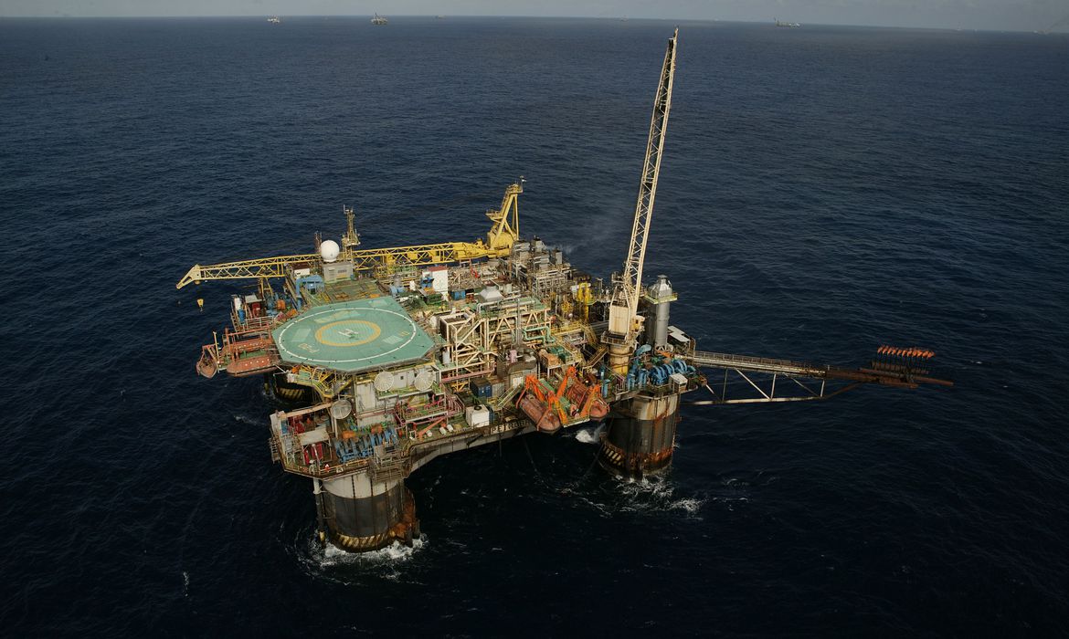 Brasil tem recorde na produção de petróleo e gás natural em julho