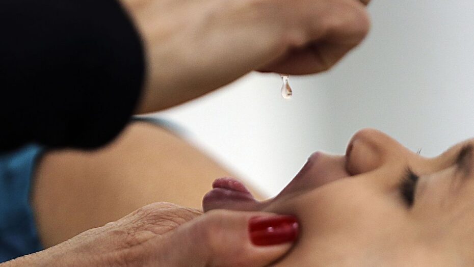 Campanha nacional de vacinação contra a pólio termina na sexta-feira
