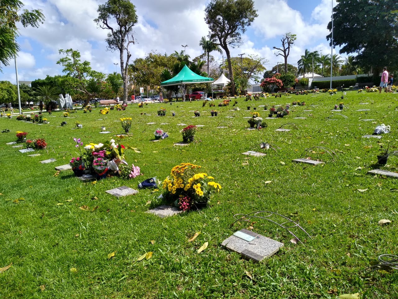 Cemitérios particulares registram baixa visitação no Dia de Finados