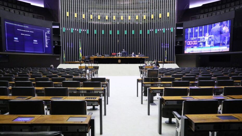 Câmara aprova projeto que regulamenta fundeb; texto segue para sanção