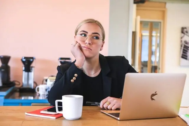 Síndrome do boreout: entenda o que é e o que fazer com o desinteresse no trabalho