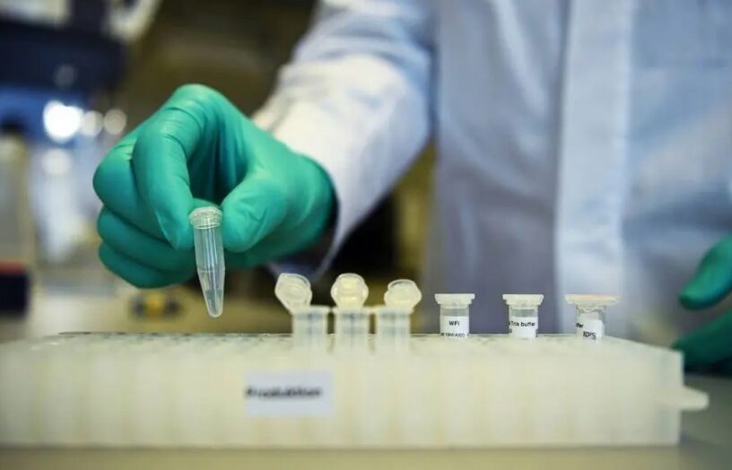 Médico defende pesquisa de vacinas contra covid-19 e alerta para risco nas festas
