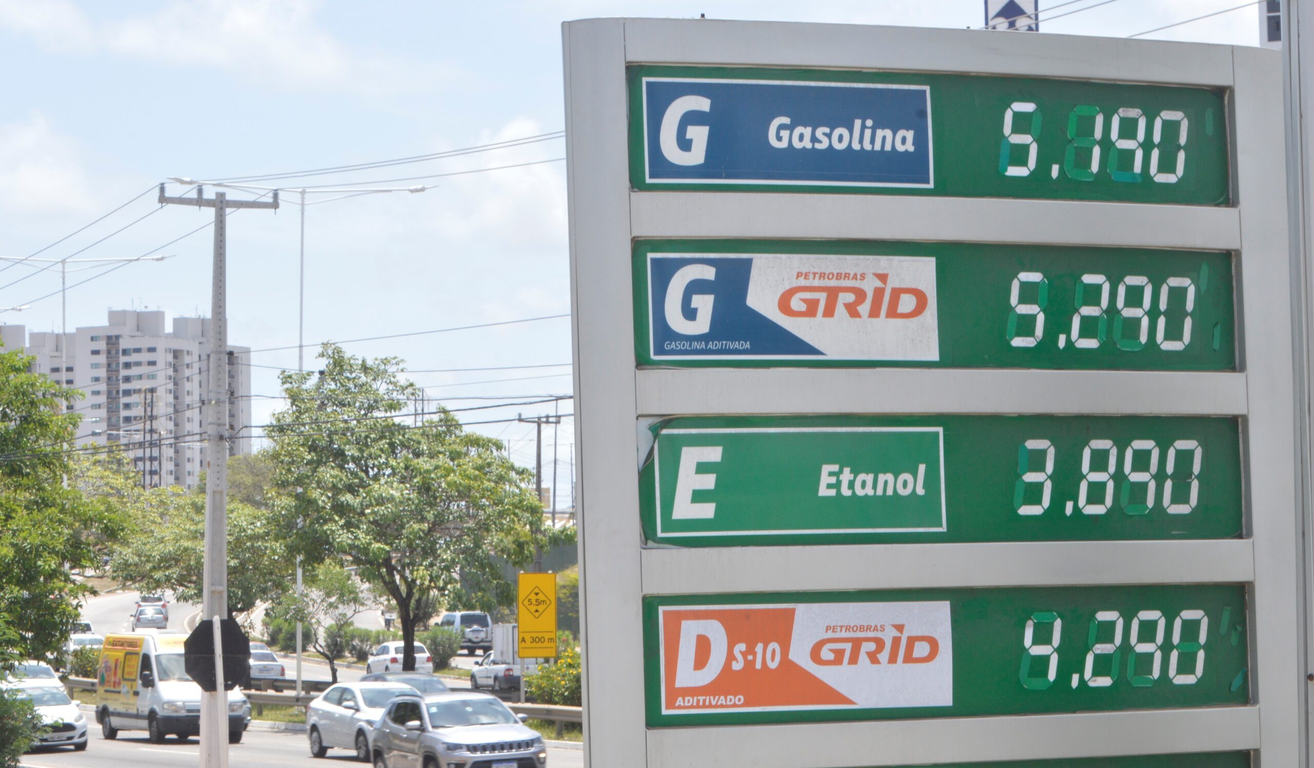 Natal começa semana com a gasolina mais cara entre as capitais do nordeste, diz anp