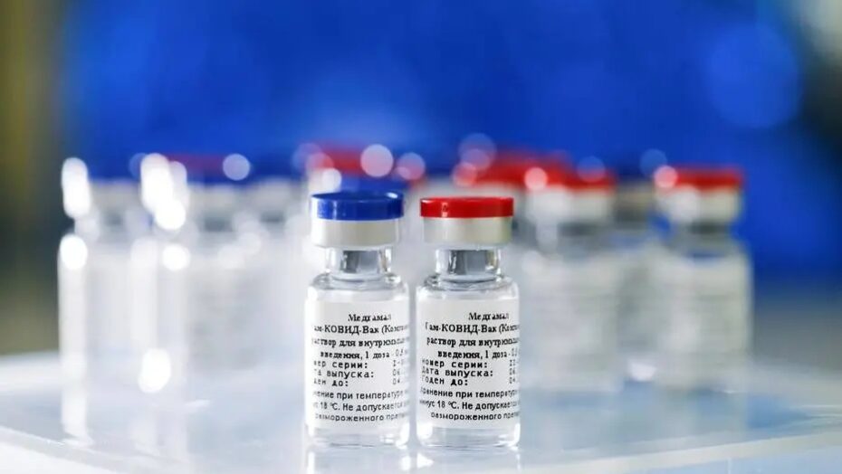 Laboratórios vão iniciar em fevereiro testes combinando a vacina sputnik v com a de oxford