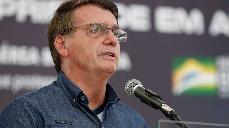 Bolsonaro diz também querer acesso às conversas hackeadas da lava-jato