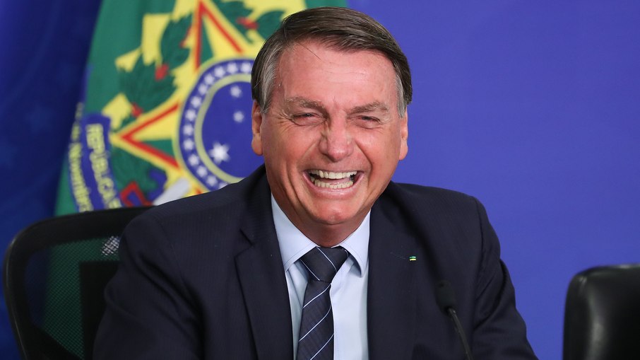 "é fique em casa para uns, miami e maracanã para outros", diz bolsonaro | notícias do rio grande do norte “É fique em casa para uns, miami e maracanã para outros”, diz bolsonaro