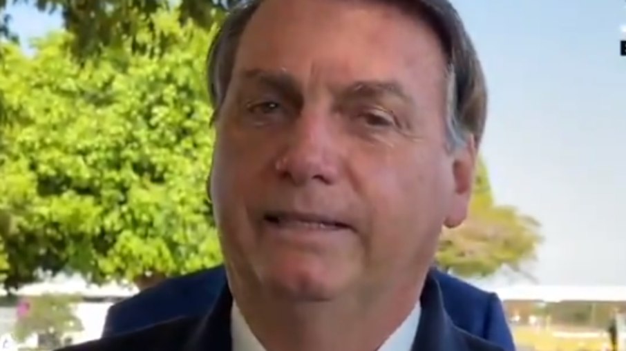 Volta do aux&iacute;lio &eacute; &ldquo;terr&iacute;vel&rdquo; por aumentar endividamento, diz bolsonaro