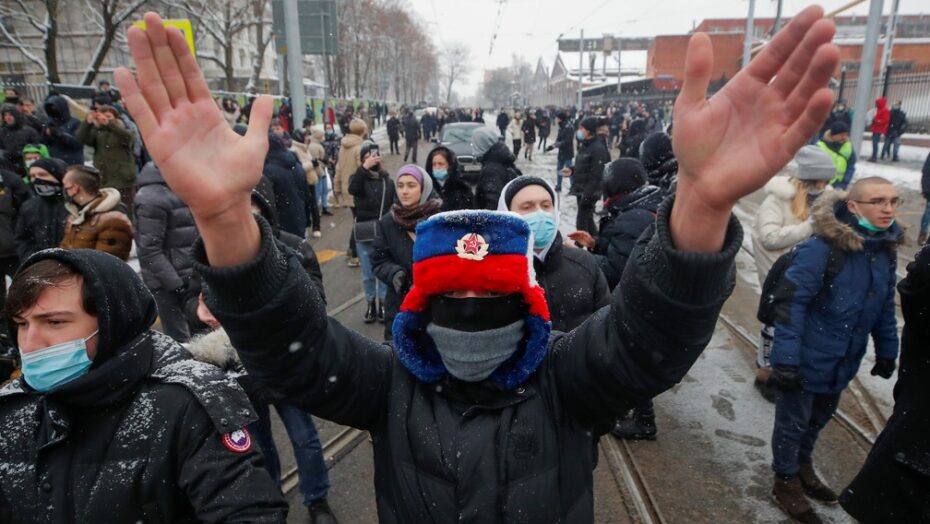 Rússia prende 5 mil em marchas pela libertação de navalni