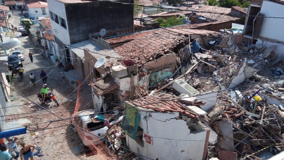Vídeo mostra casas destruídas após explosão que deixou quatro mortos em mãe luiza