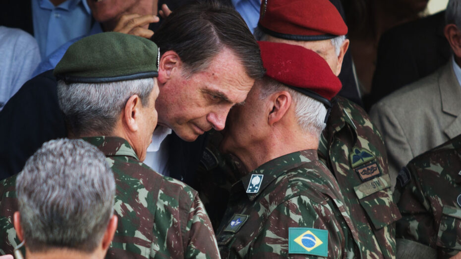 Oposição pede impeachment de bolsonaro por suposto uso das forças armadas