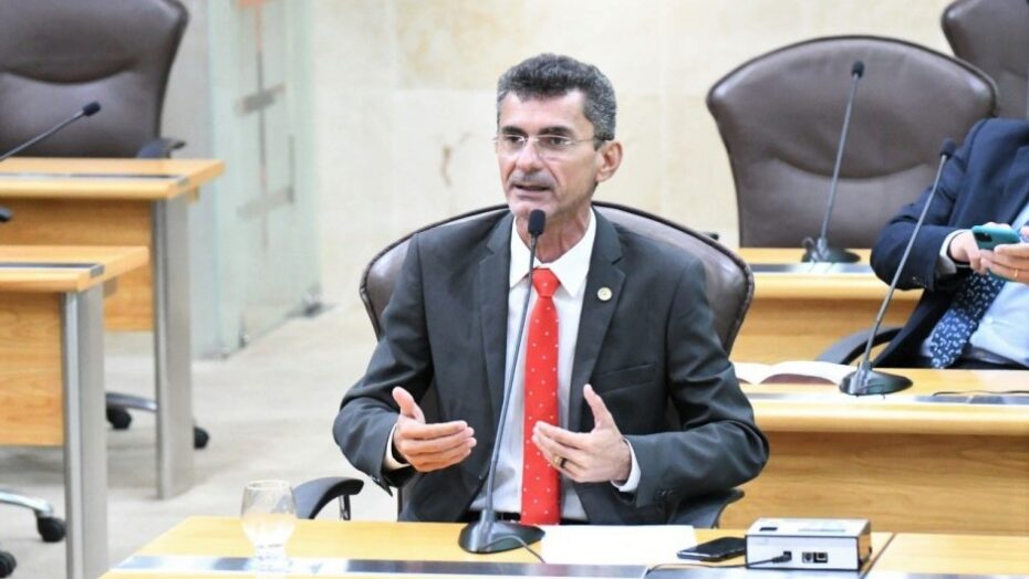 Novo decreto de fátima com toque de recolher às 20h é para evitar colapso na saúde, opina deputado
