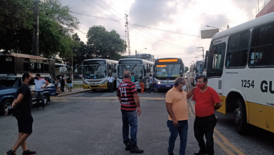 Motoristas de ônibus iniciam nova paralisação no viaduto do baldo e afetam trânsito