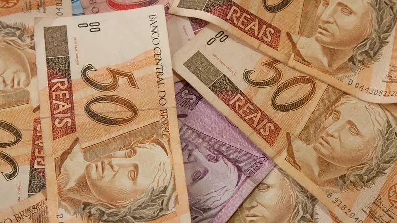 ‘problema da economia não é taxa de juros, é a falta de vacina’, diz economista