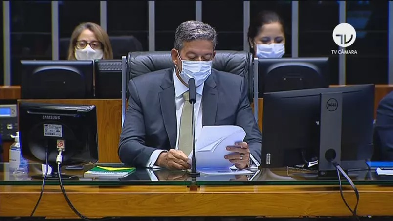 ‘remédios políticos são todos amargos’, diz lira sobre erros durante pandemia