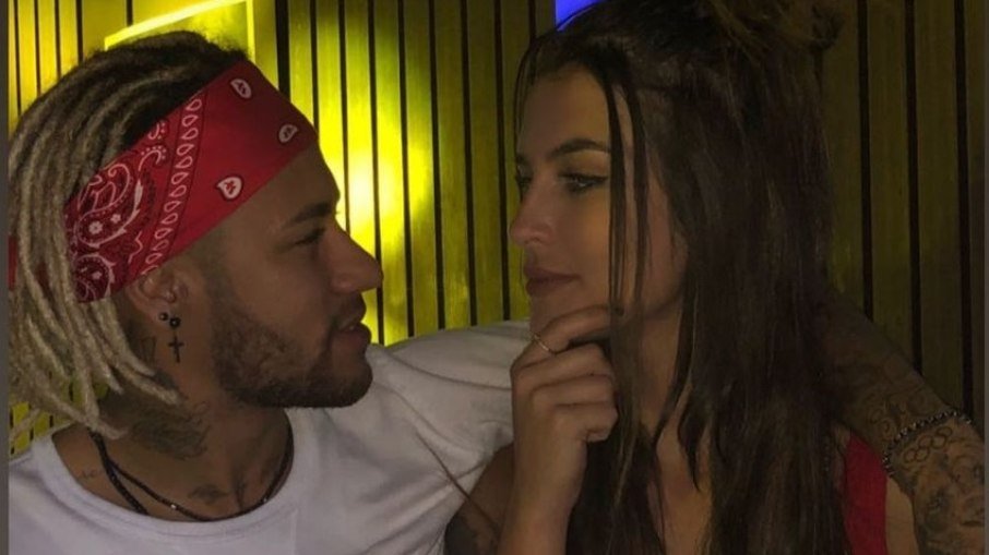 Neymar posta foto ao lado de dj: “parecemos um casalzão”; conheça ela