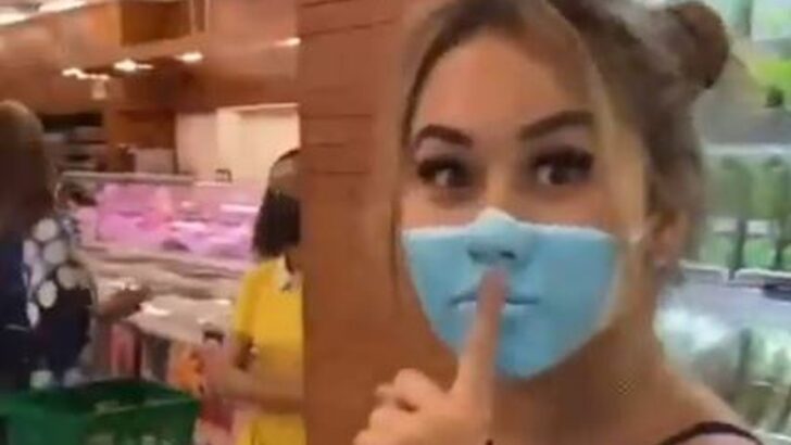 Youtuber que pintou máscara falsa no rosto para entrar em mercado pode ser deportada