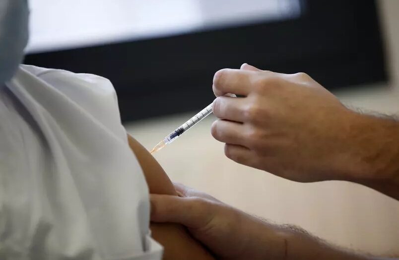Cientistas agora querem saber quanto tempo a proteção das vacinas vai durar