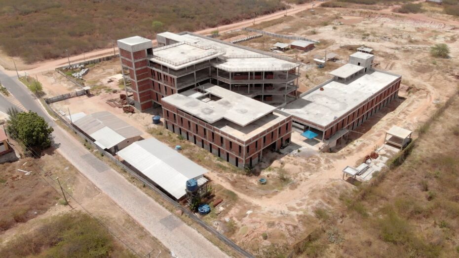Reinício das obras do hospital que pretende atender 62 municípios do rn é autorizado pelo governo
