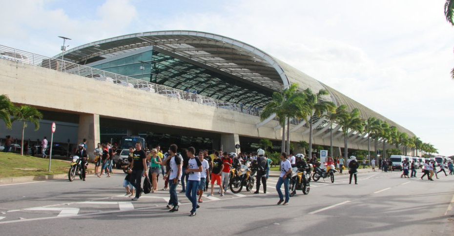 Turistas que chegaram no aeroporto foram recebidos com Forró - Foto: Reprodução