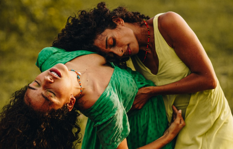 Potiguar alice carvalho participa de novo clipe da banda baianasystem